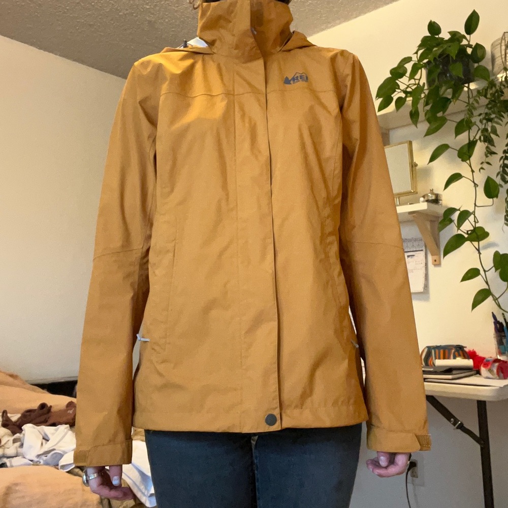 SOLD ON DEPOP! REI waterproof shell